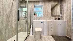 Photo 16- click for photo gallery